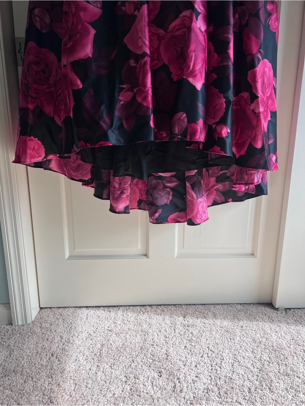 Gorgeous formal gown with pockets! - Picture 4 of 8